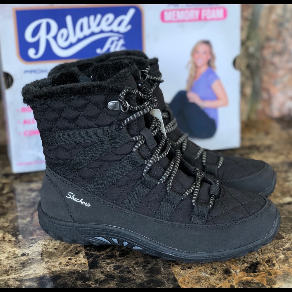 NEW Skechers Women's Relaxed Fit boots - Picture 14 of 14